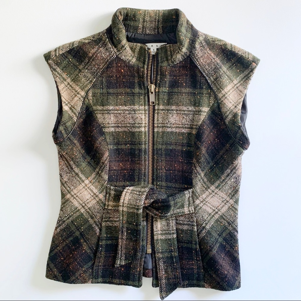 CAbi Wool-Blend Tweed Vest (S) Olive Plaid, Contoured Seams, Full Zip Front